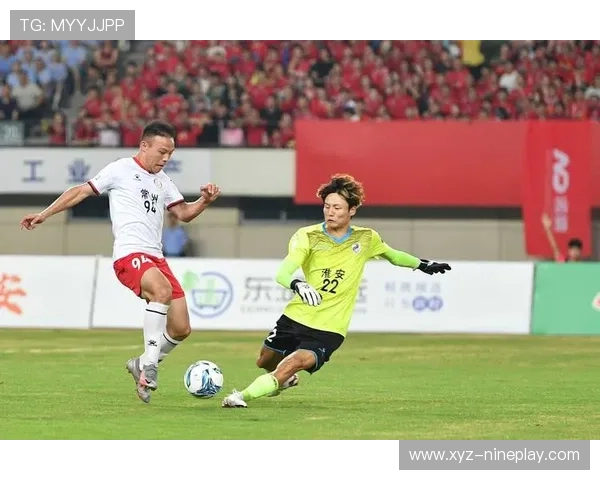 跑去足球场追球星是否违法？探讨法律与球迷行为的界限